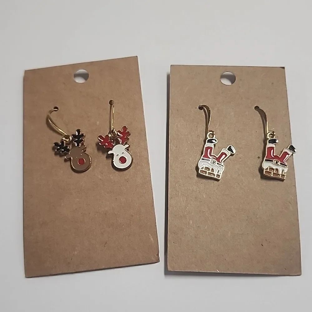 Christmas Earrings Gold Tone Reindeer Santa Going Down Chimney New